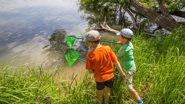 Kinder erleben Wasser