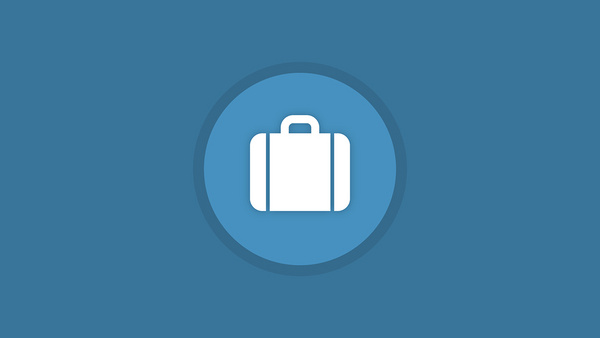 gut zu wissen – Tourismus Icon Koffer auf blauem Hintergrund.